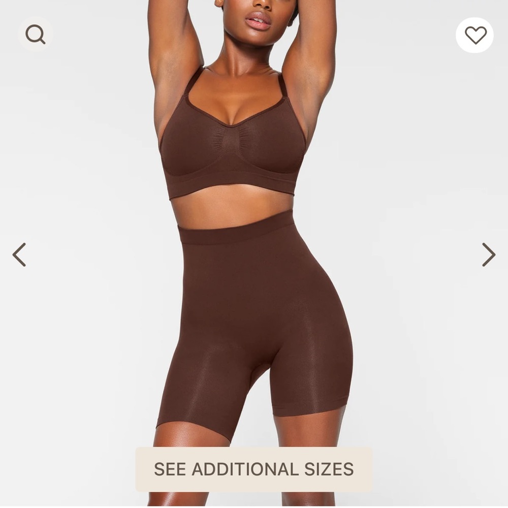 SKIMS NWOT L/XL Mid Thigh Short - Seamless Sculpt